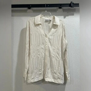 Chico’s winter white blouse. Fabric detail some sheer, some raised texture Sz 3